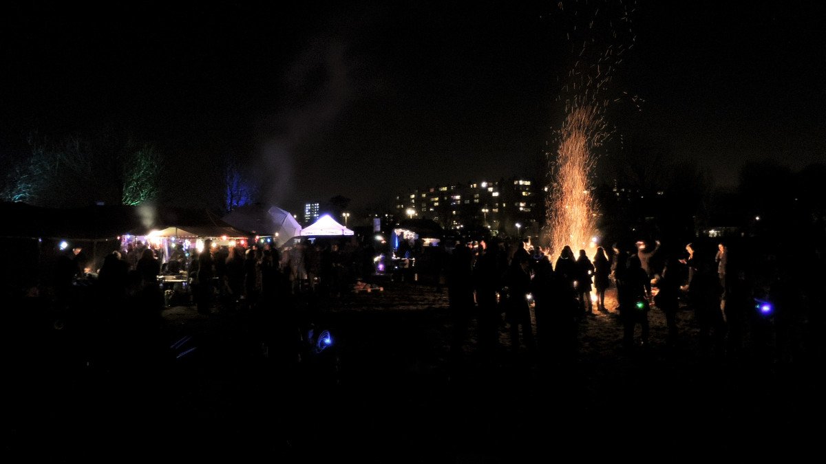 IJsclubSiberia's tweet photo. 15 december start de voorverkoop van Glow in the Park 2018 theatrale wandeling langs bakens van licht in het Gagelbos. Vernieuwde lichtkunst, lekkere hapjes én acts. Toegangskaarten zijn verkrijgbaar via https://t.co/f4OpnFK1BQ
#glowinthepark #ijsclubsiberia #Utrecht #Overvecht https://t.co/YSIhaEecP9