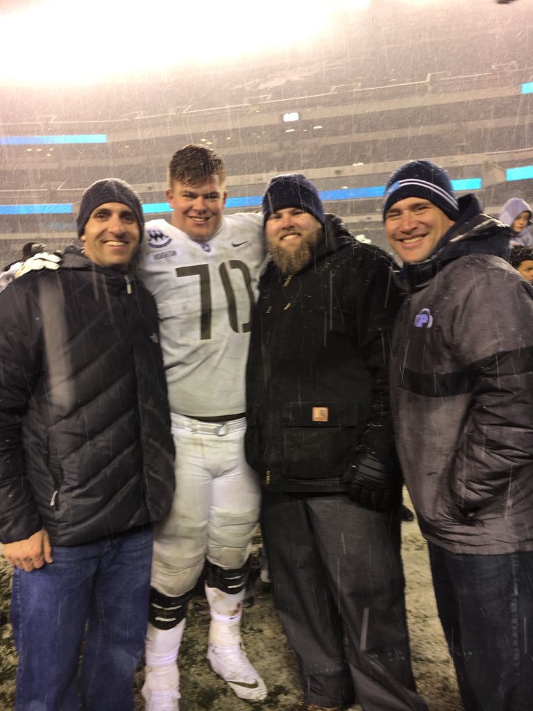 TimBeishir's tweet image. Unreal experience to share with @PHSKnightsFBall ‘s Michael Houghton   Proud of You! #StepAndStayOnTrack #GoArmyBeatNavy #MOB #SnowGame