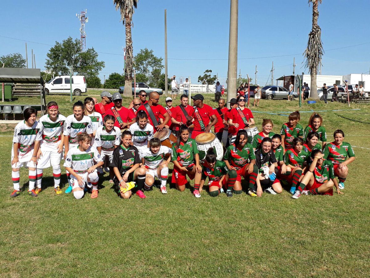 FormativasBR's tweet photo. Hoy dimos otro paso más en el crecimiento del Club, fueron presentados oficialmente los equipos Femeninos Profesional y Sub-18 de @bostonriver y realizamos un amistoso contra @CLUBRENTISTAS que finalizó 2-2 en el Complejo Edmundo Kabchi de Manga #VamoArribaElBoston 💚❤⚽ https://t.co/UDiYW9MMxI