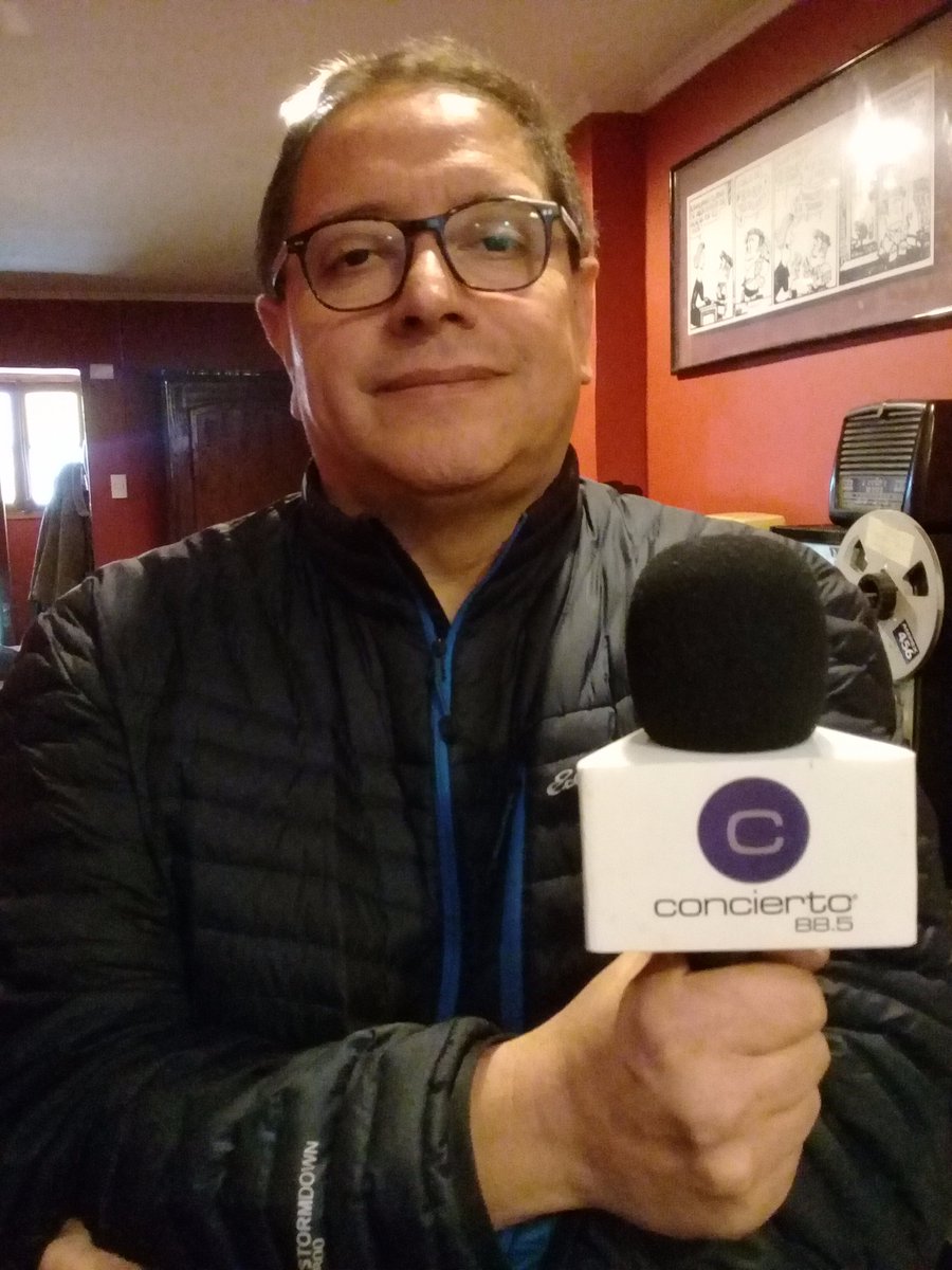 fcotapiarobles's tweet photo. Este domingo mediodía Episodio 3 #Concierto45
La historia de Concierto Discotheque, las llegadas de #FernandoSolis y @NOREROCHRISTIAN, y el golpe que significó para @conciertoradio la llegada de Radio @rockandpop
https://t.co/rra0EKZzN5 https://t.co/UreFzZ7xWh