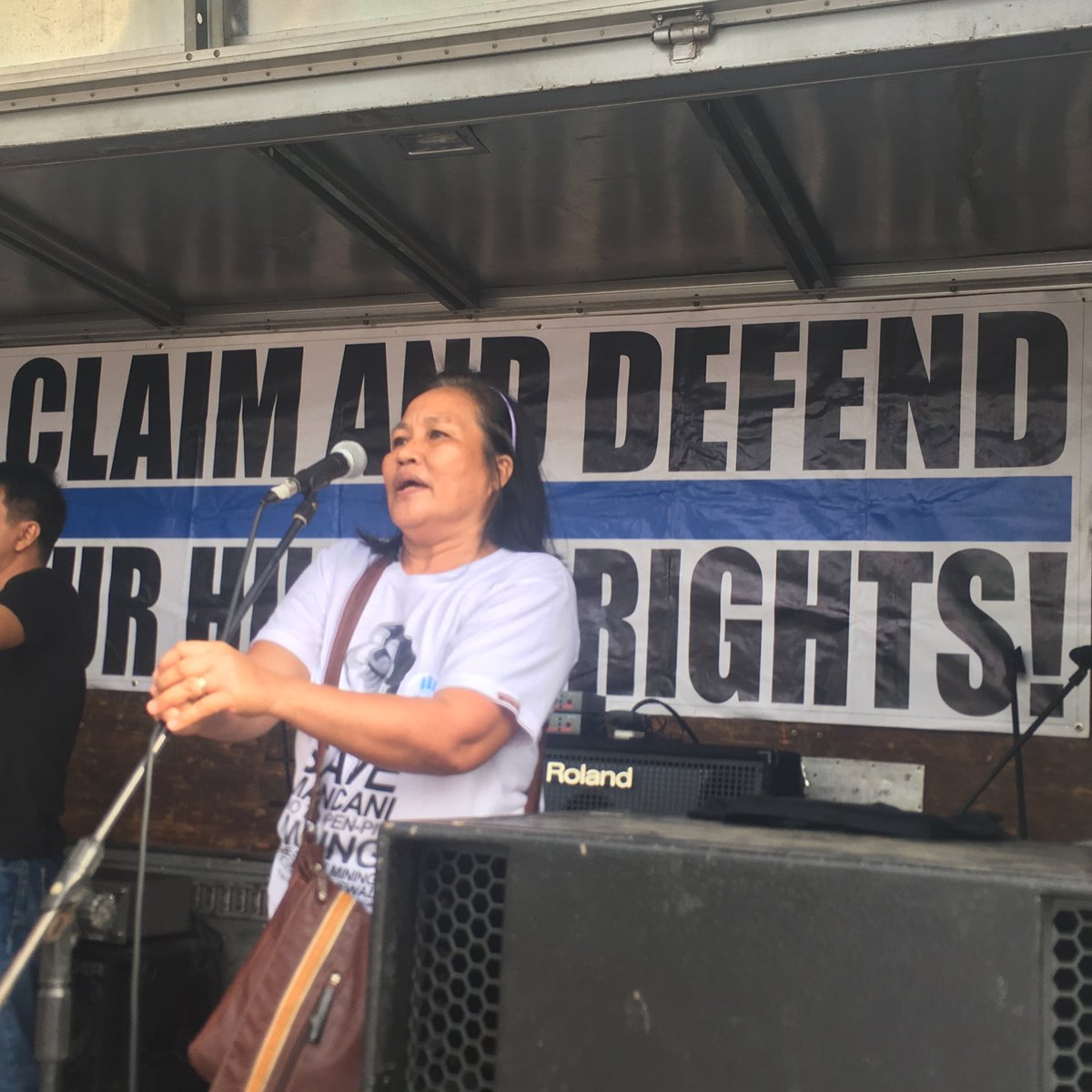 atm_philippines's tweet photo. #SaveManicani Coordinator, Becky Destajo: Sana irespeto din nila ang aming karapatan! We need a healthy environment. We need our rights to water, our rights to land. Hindi lamang ito sa maliit na isla ng Manicani kundi sa lahat ng lugar na kanilang minimina.
#KAMPO #iDefend https://t.co/NNbGrEtUeU