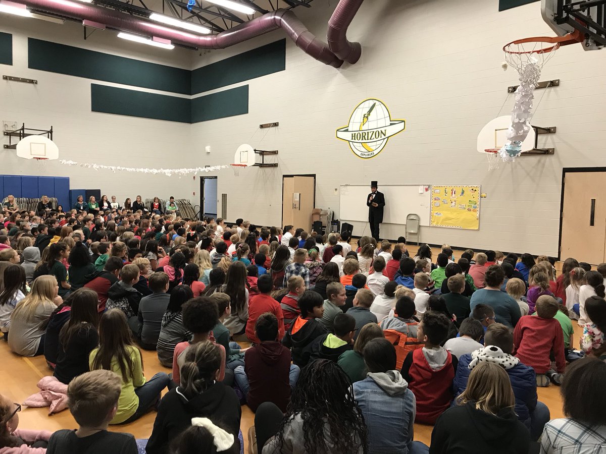 knight_4thgrade's tweet photo. “Whatever you are, be a good one.” 🎩 Horizon would like to thank President Abraham Lincoln for stopping by to talk to our students about HONESTY! #HonestAbe #CharacterAssembly #BSDpride @HorizonBSD https://t.co/UPyVd6xsZL