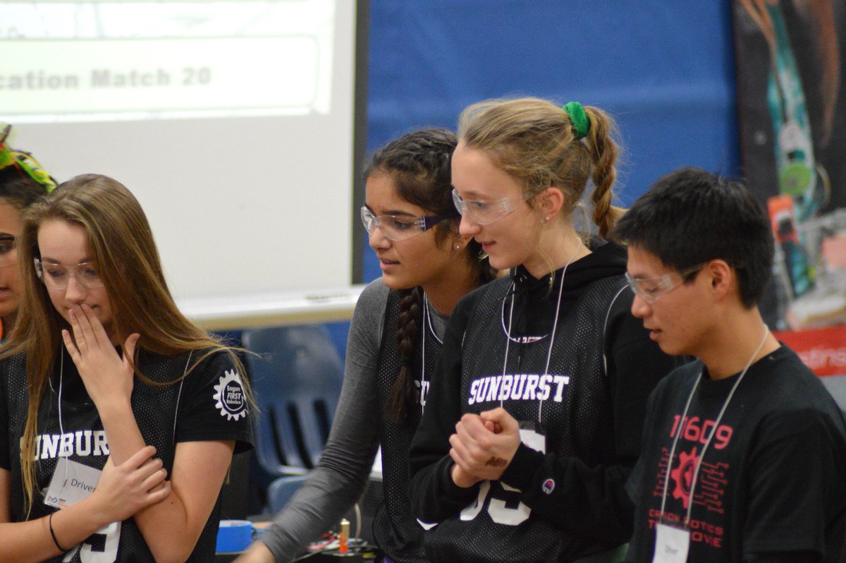 sunburst_robots's tweet image. Super excited to have received the Promote Award, Connect Award, 2nd Inspire Award and nominations in Design and Think! Next stop state! ☀️ #omgrobots