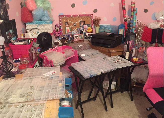 auntshellys's tweet image. Spending a Snow Day in the Aunt Shelly Creation Station... you can find all of my creations at
auntshelly.com