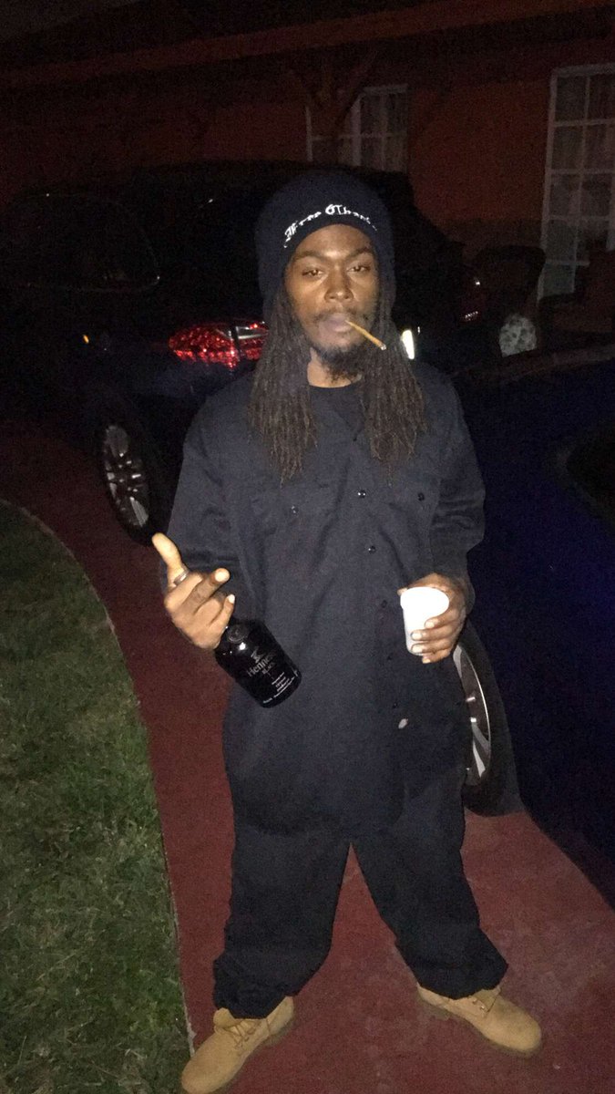 OfficialCool's tweet photo. black henny shit #freechecks #kingofthesouf #ITSCOOLBITCH https://t.co/wahI4YXDnw
