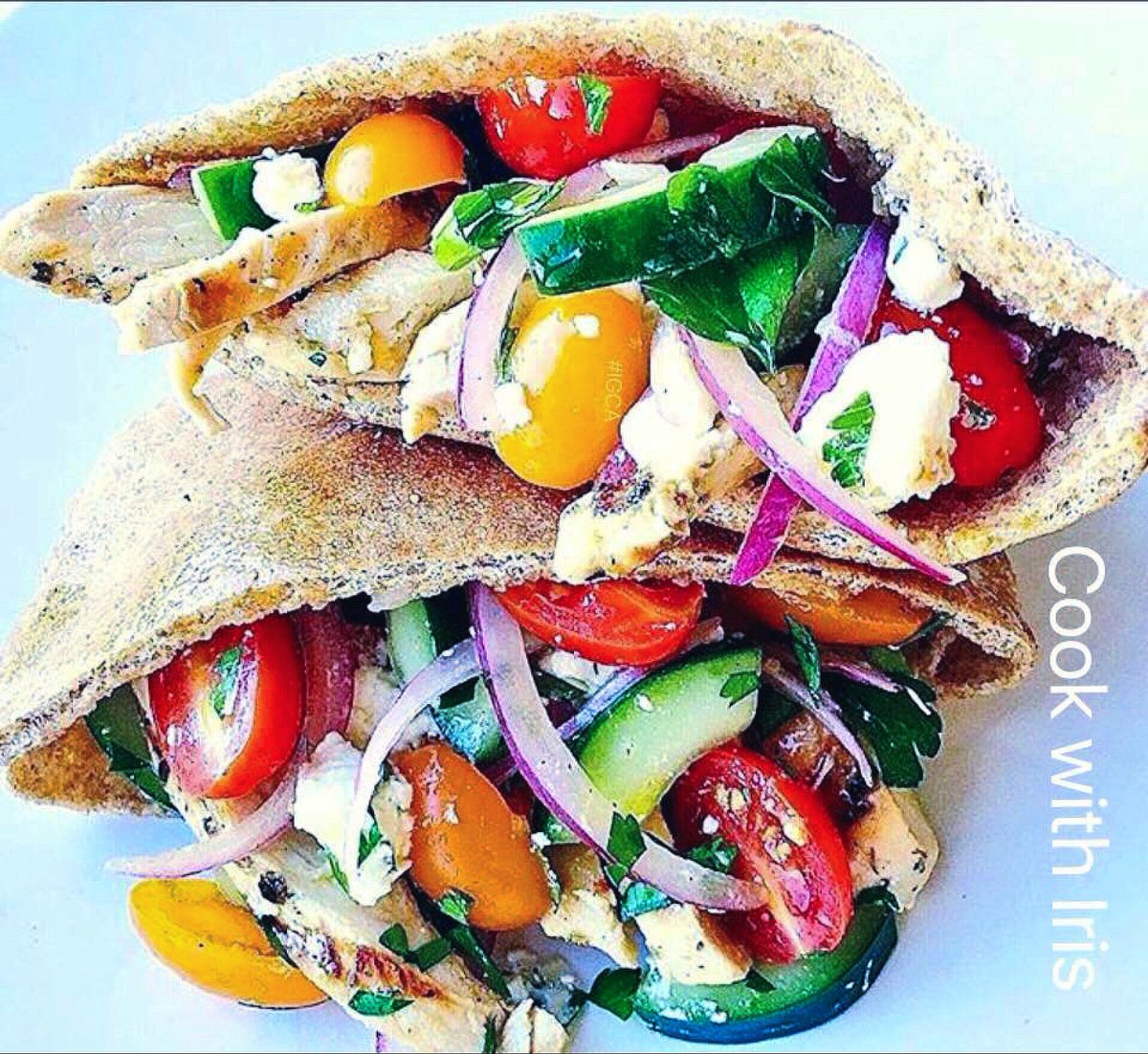 arcogris's tweet photo. Veggie pockets, easy light dinner. Used @JosephsBakery pita bread #chef #IGCA #food #cookwithiris https://t.co/nJNkxIXvrx