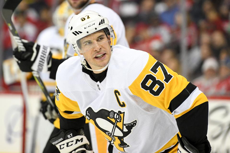 Forbes's tweet photo. NHL's highest-paid players:
1. Jonathan Toews
2. Sidney Crosby
3. Patrick Kane
https://t.co/4nsFPk6NKO https://t.co/1His8NxDIz