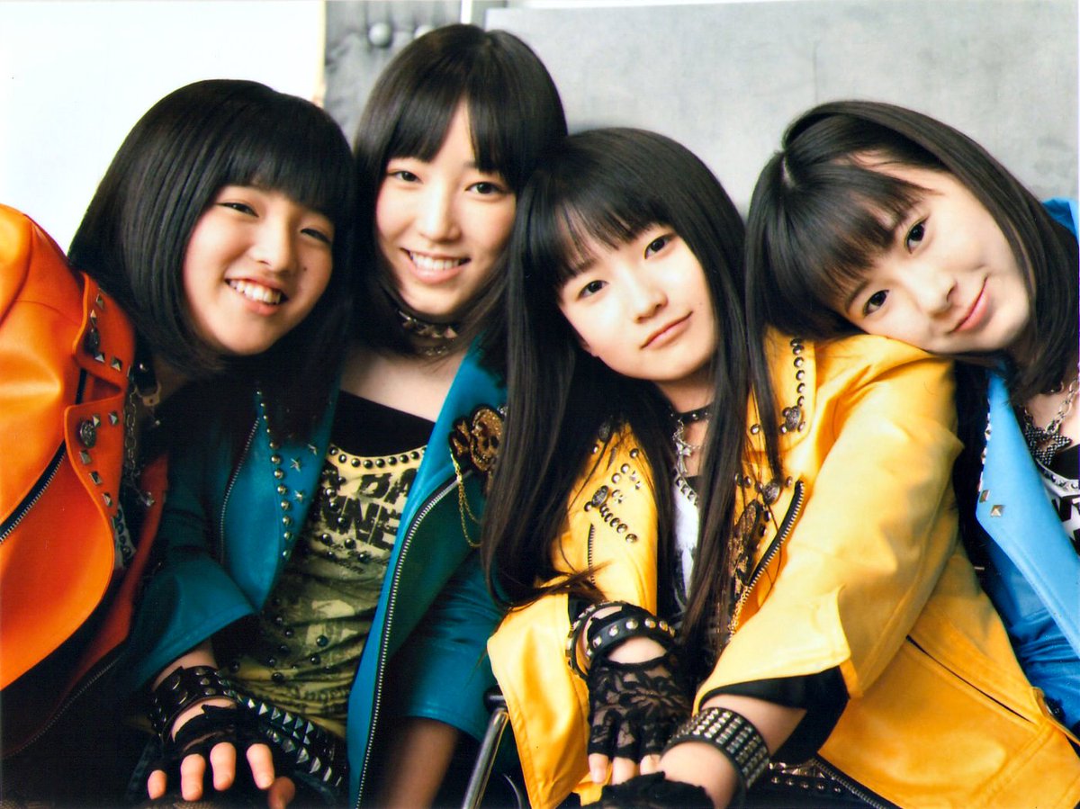 9th Generation, left to right (2011):- Suzuki Kanon (graduated 2016)- Fukumura Mizuki (current leader)- Sayashi Riho (graduated 2015)- Ikuta Erina (current sub-leader)