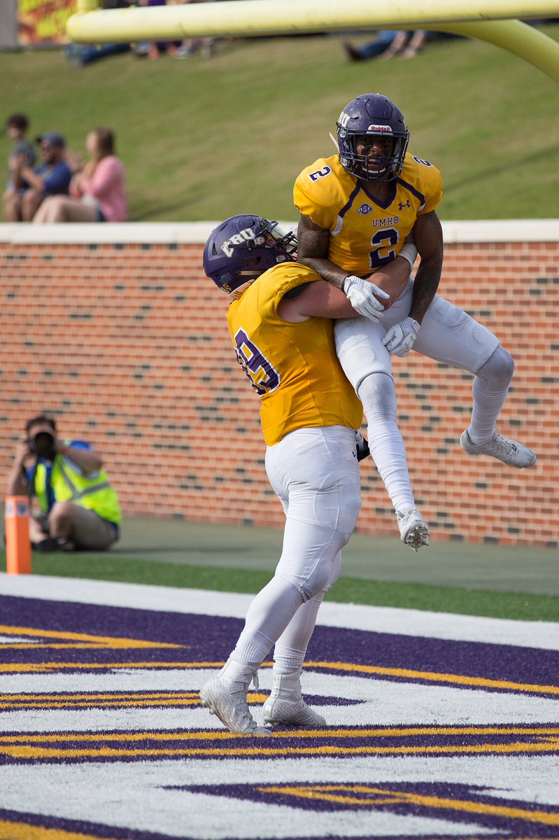 CAB_UMHB's tweet image. In case you haven’t heard: WE’RE GOING TO THE STAGG BOWL! We are chartering buses for students only! Check your SaderMail for details and the link to register. #gocru #tradition @CruSports @crufootball @SO_UMHB @SGA_UMHB