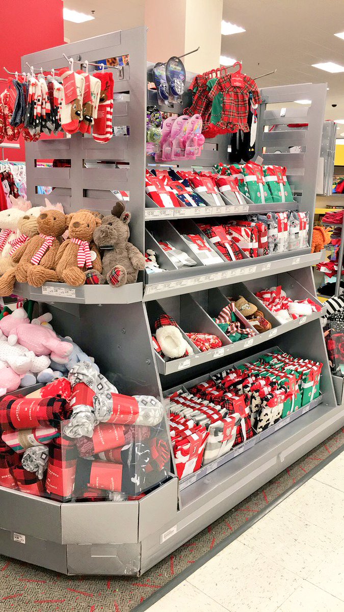 T1888 is driving some SERIOUS sales with #AmplifiedGifting 🔥 #StockingStuffers #flextofill #visualmerchandising <a href="/JustinkalebMe/">justin carter</a>