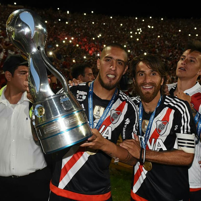 pmoficialok's tweet photo. Estuvieron en las malas y en las buenas, pilares de este River, guerreros, emblemas y por sobre todas las cosas dejan todo por esta camiseta ¡Gracias por todo! https://t.co/fgNAtRQAGW