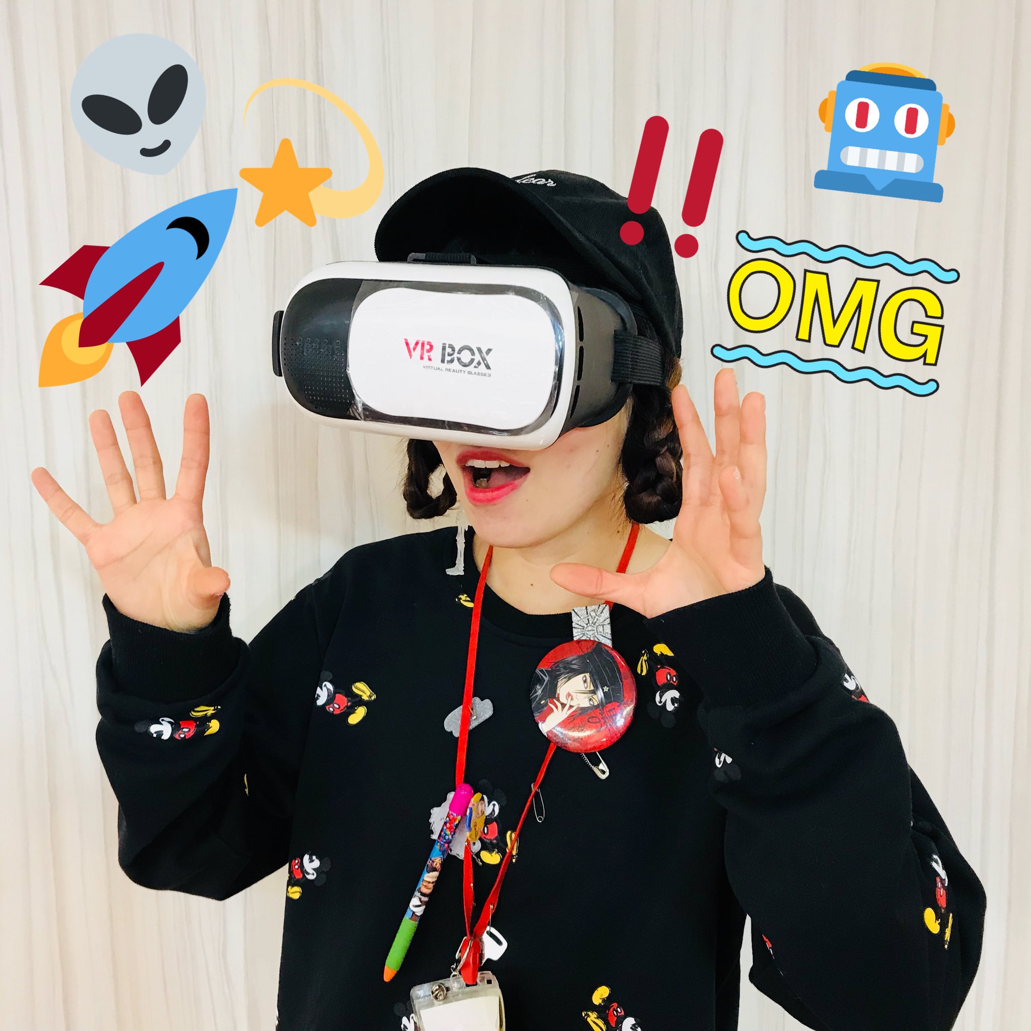 サンキューマートセントシティ北九州店 Twitter પર 話題のvr がサンキューマートに入荷致しました スマホを設置するだけで映画やライブ映像 ゲームなどの360度vr体験ができちゃいます もちろん全品390円 税 このお値段でvrはとってもお買い得