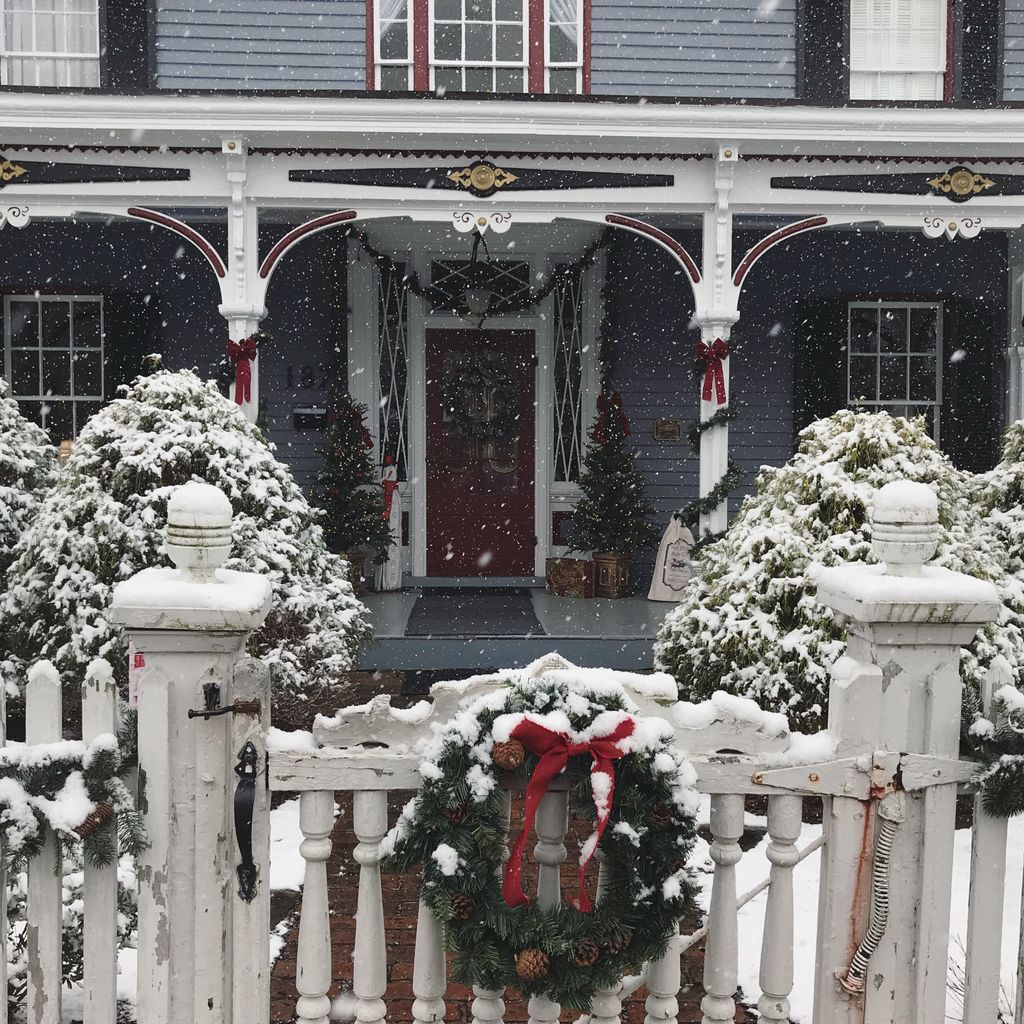 Enjoyed a beautiful snowy Saturday in Strasburg at the Holiday Homes Tour! #Strasburg #shenandoahvalley #christmastime