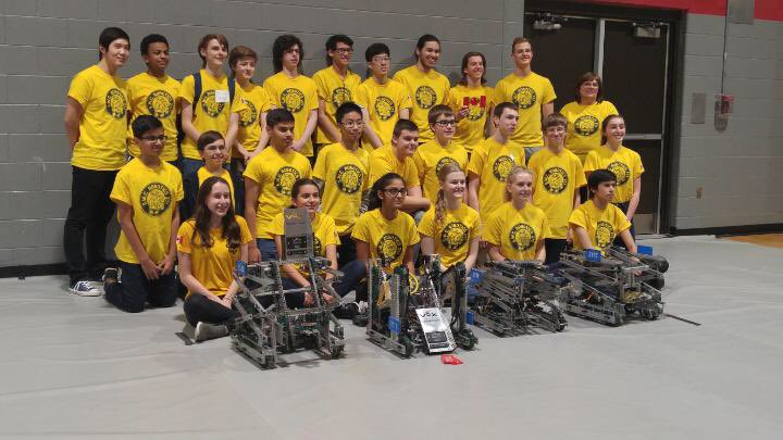 211Robotics's tweet image. Congrats to the SWC robotics team this weekend!! 211Z won the Design Award, and 211G won the judges award! Also congrats to 211W who made it to the semi finals and to 211S and 211Z who made it to the quarter finals! Way to go bulldogs!!
