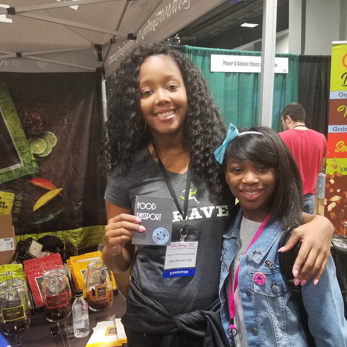 the5FootCritic's tweet photo. 📸 Me and Ms Breona from @KraveJerky !!
Jerky -> #SnackAttack 😅
#MetroCooking #MetroCookingDC #EventsDC #DCEvents #the5FootCritic #theCriticIsComing #Foodie #KidsHaveDreamsToo #kidpreneur #entrepreneurship #RealLifeLavy #FoodBlogger #FoodCritic #FoodReview #FoodBlog #girlBoss https://t.co/DIH491Mf6W