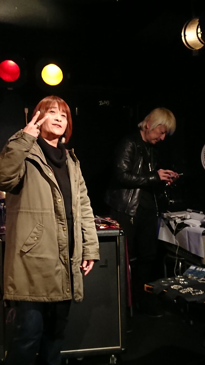 panya3103's tweet photo. 母の80回目の誕生日少しだけたらふくみんながサンタ！ツアーで博多に行ったら偶然鬼阿弥の展示会やってると言うので仙台の澤田が博多来てて寄るからぱんやも合流しました！ https://t.co/hD0rV2aHvQ