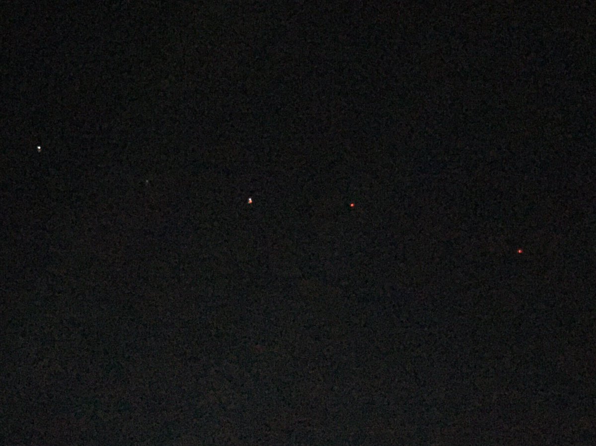 FritschSue's tweet photo. #9news what was this in the sky tonight? Looked like a string of airplanes? Red and white lights!
#santaandhishelpers https://t.co/6LC74MX4fe
