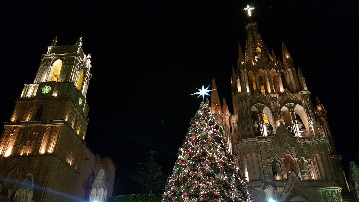 GuardiolaGG's tweet photo. Aunque #frio ... #SanMiguelDeAllende se ve bien bonito. #Turismo #Guanajuato #CodigosViajes #Navidad https://t.co/4x33Fp0qTP