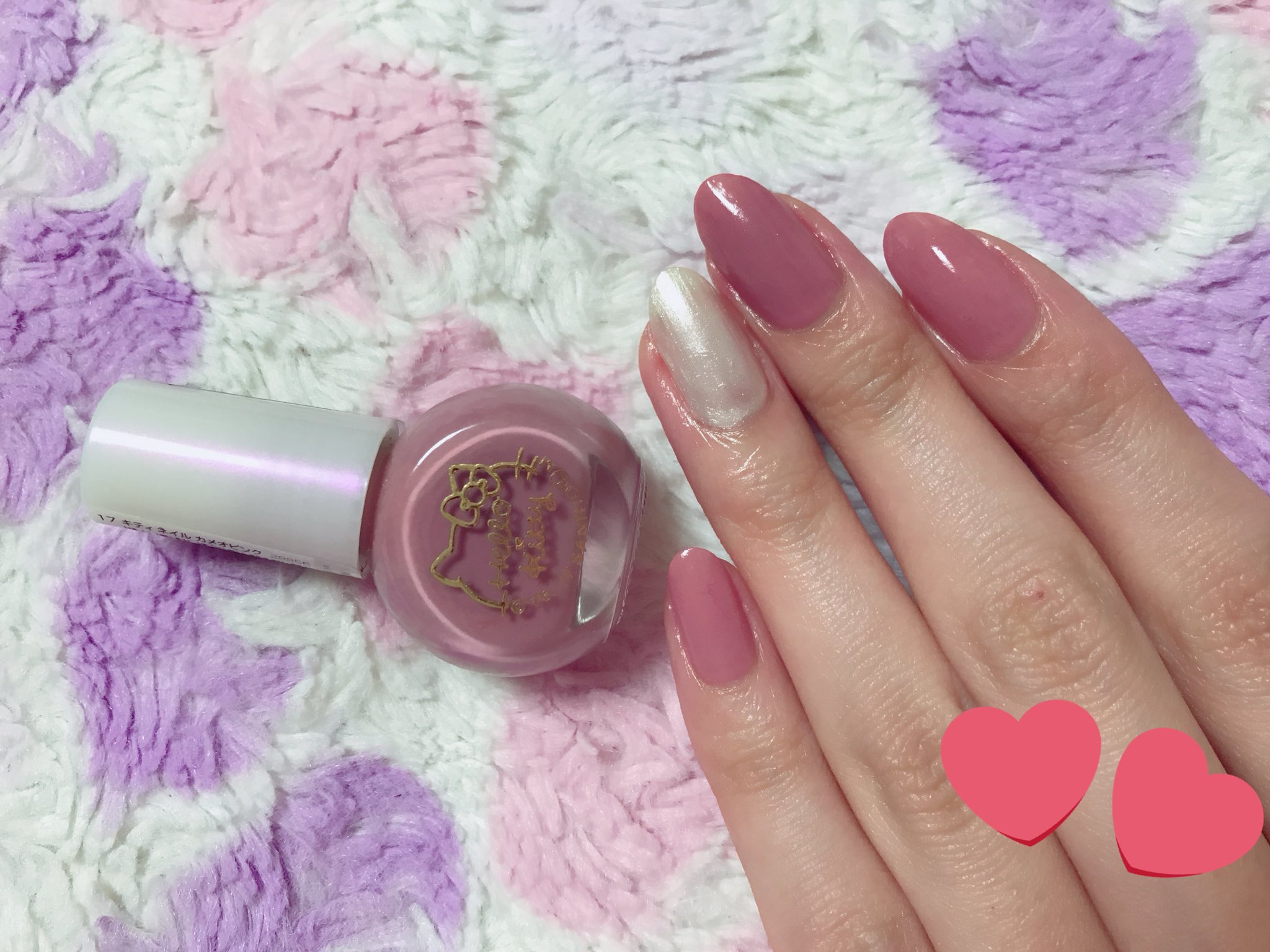 れなち デートだから塗り直したよ ダイソーのキティちゃんネイルのカメオピンクとキャンメイクの99番 ダイソーほんとすごい これ１度塗りなんですよ セルフネイル ダイソー新商品 T Co 1ntqattqid Twitter