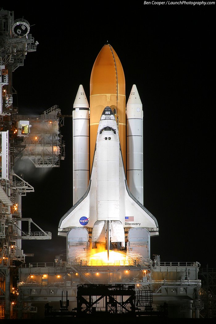 11 years ago tonight, #SpaceShuttleDiscovery lit up the night sky with the launch of #STS116!