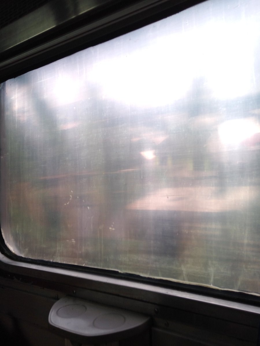 Gak bisa lihat pemandangan luar ini mah, 🚅 KA GBM 😀😀 <a href="/KAI121/">Kereta Api Indonesia</a>