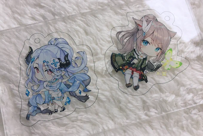 アクリルキーホルダーのお試し印刷が届きました?
50mm×50mmなので前回作った赤魔道士よりも若干小さめ、大きさもちょうどよく感じました 