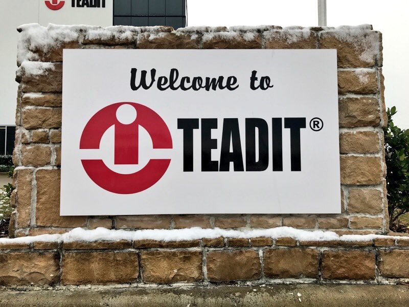 TeaditNA's tweet photo. Teadit looked so cool with the snow! 🌨 #SnowinHouston #teadit #snow https://t.co/Uhnr1AvPci