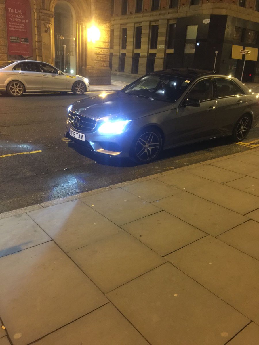 crazycabie's tweet photo. @TraffordCouncil this guy was illegally plying for hire at Radison in Manchester. A cabbie asked him.politely to move. I wonder where @ManCityCouncil licsnsing team is https://t.co/BTkxlunDxs