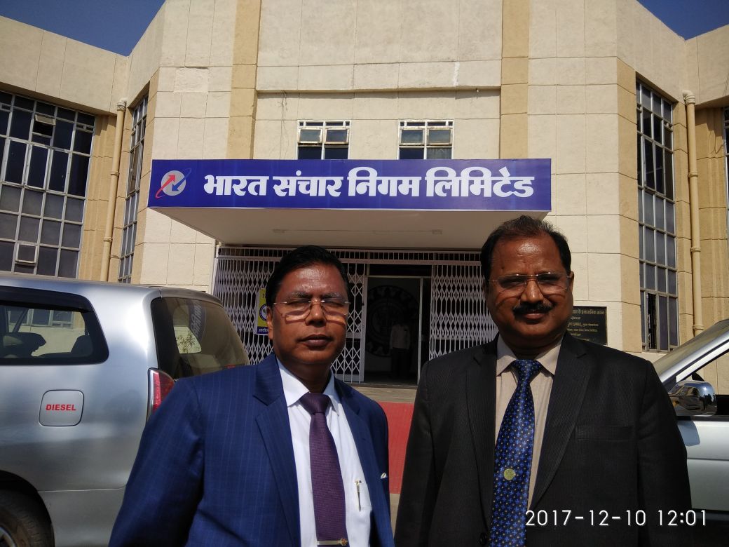 BSNL_CG_Circle's tweet photo. 17th ALL INDIA LAWN TENNIS TOURNAMENT AT #raipur COORDINATOR SHRI S K SINHA, GM ADMIN, VISITED CHHATTISGARH CIRCLE OFFICE ALONG WITH HIS WIFE AND @RNPatel14 @cgmbsnlcg   @BSNLCorporate @CMDBSNL https://t.co/Ie2xXnWXRX