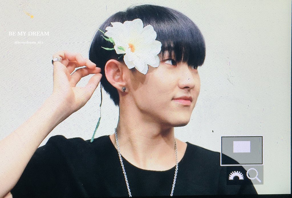bemydream_615's tweet photo. 171210 팬사인회
꽃보다 예쁜거 순영이두 알겠지🌼🌼🌼🌼🌼🌼🌼🌼
#세븐틴 #SEVENTEEN #호시 #권순영 #HOSHI https://t.co/gNDAjhws90