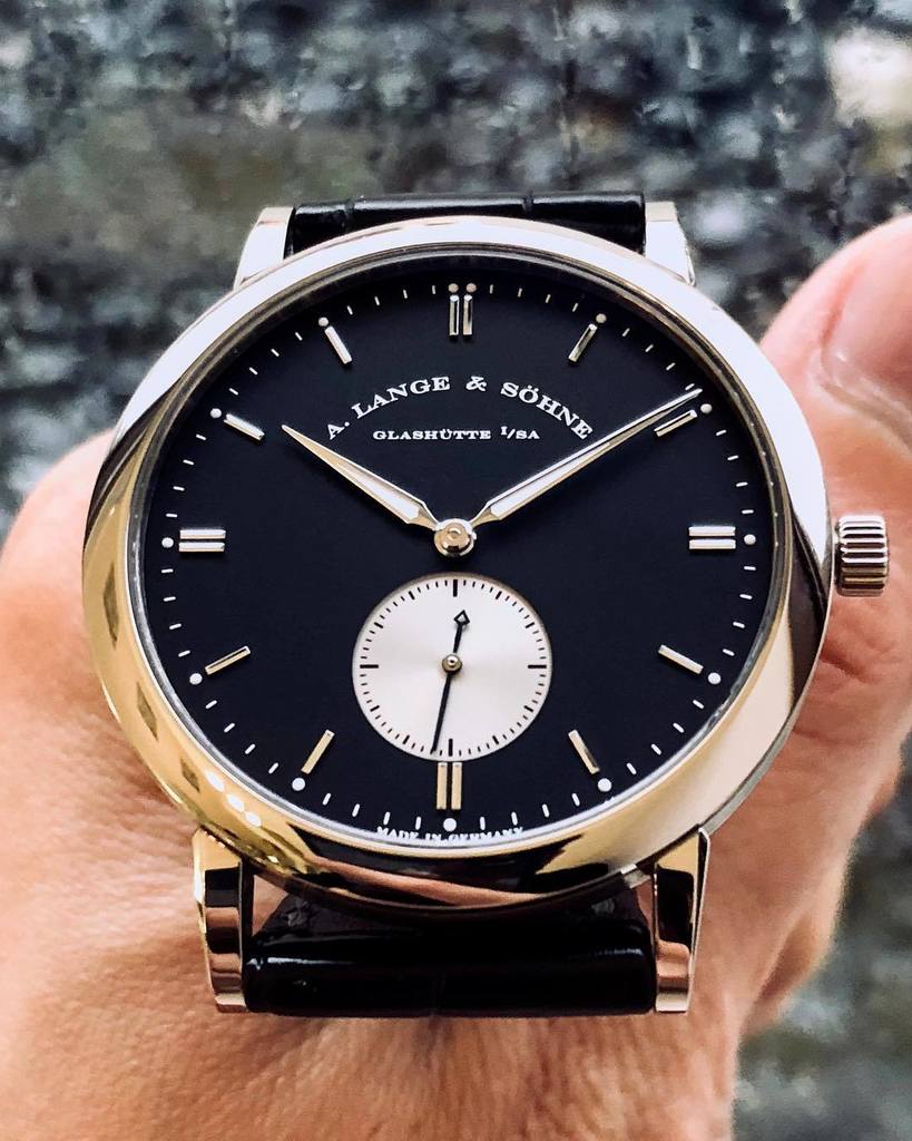 watchmedico's tweet photo. Watching the rain fall with the Saxonia for company, it doesn’t get more therapeutic than this. Stay dry my SG friends.

#watchmedico #alangesoehne #saxonia #langesaxonia #lange #alangesohne #rare #limitededition #langeaholic #langenation #hautehorlogeri… https://t.co/oRmWwWcYqU https://t.co/BgUrJ2RNF2