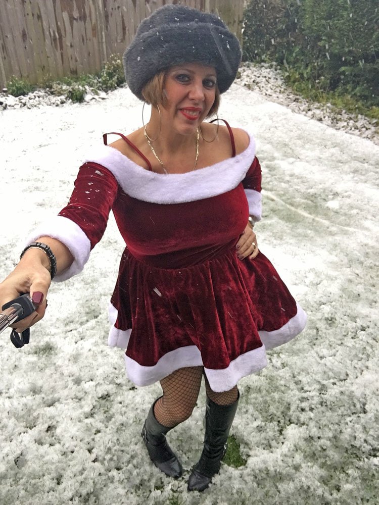 Curvy Claire On Twitter Its Snowin