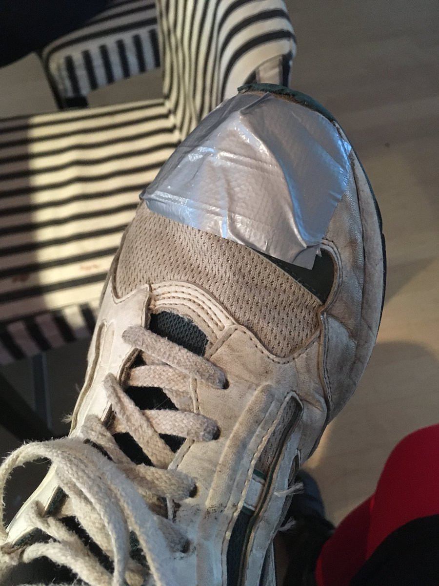 Helaas <a href="/BruggenloopRdam/">BruggenloopRdam</a> afgelast. Was er klaar voor. Zelfs schoenen ge duct-taped! #bruggenloop #rotterdam