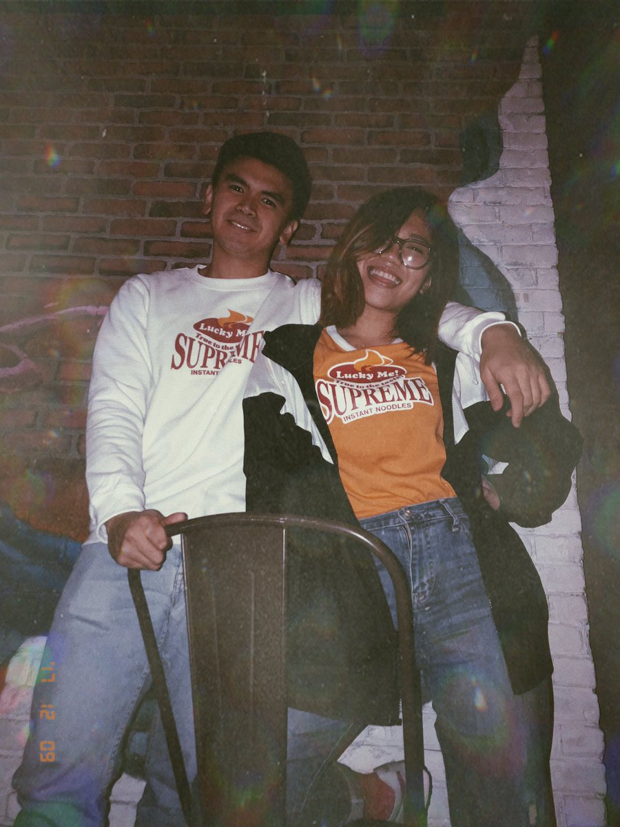 ccgalguerra's tweet image. when your tropa is 🔥hype🔥 pero 💯 lang budget niyo for streetwear

#supreme #lapazbatchoy @tayaaag