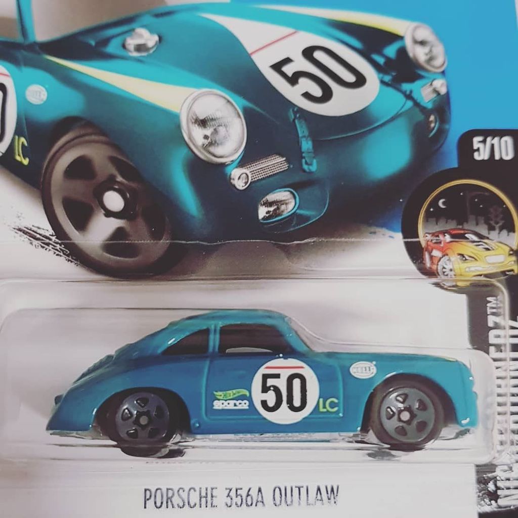 Not a bad fine , haven't seen this before in this variation . @hotwheelsofficial 
#hotwheels #356outlaw #porsche #porscheinmotion #outlaw #hotwheelsarecool #bigkid #nofucksgiven ift.tt/2kKGiMN