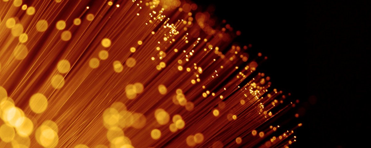 orange_es's tweet photo. Ampliamos el despliegue de fibra en España hasta los 16 millones de hogares en 2020, lo que eleva nuestra inversión total en esta tecnología a 2.000 millones de euros https://t.co/48CRR8ikKB https://t.co/m7OWP2hQsK