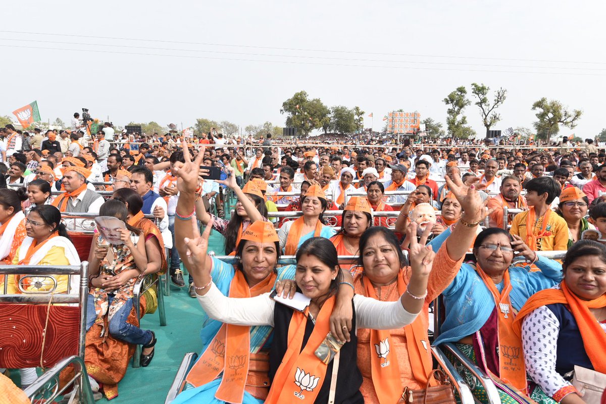 Addressed a rally in Palanpur. Focussed on development initiatives of BJP Governments in Gujarat. Banaskantha has distinguished itself as an agriculture hub, particularly potato cultivation, in the last decade. Also highlighted how DMIC brings more opportunities for the region.