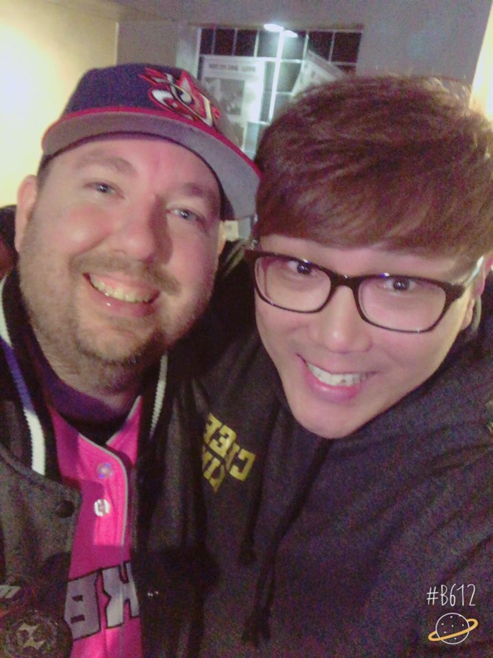 kbocollections's tweet photo. A lot of credit for last night goes to this guy, Han Jae-kwon #doosanbears cheermaster. An awesome friend and great guy. He has been helping us and supporting us @teamjokbal from early on. Thanks my brother! #두산베어스 @doosanbears1982 https://t.co/GdkcOlobCt