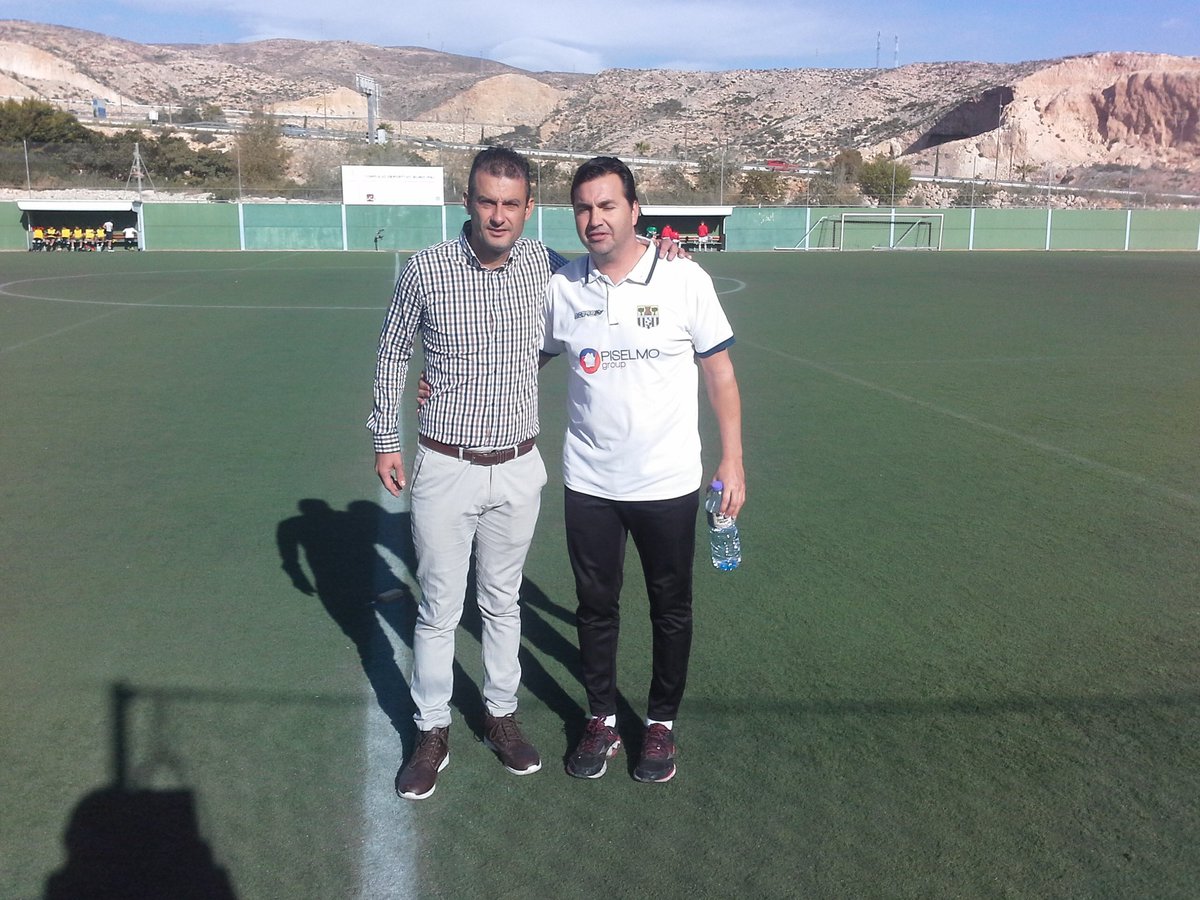 Los entrenadores <a href="/polomister/">Isra</a> y Pepelu
@estudiantesalme <a href="/Alh_TCF/">Alhaurín Torre CF</a>