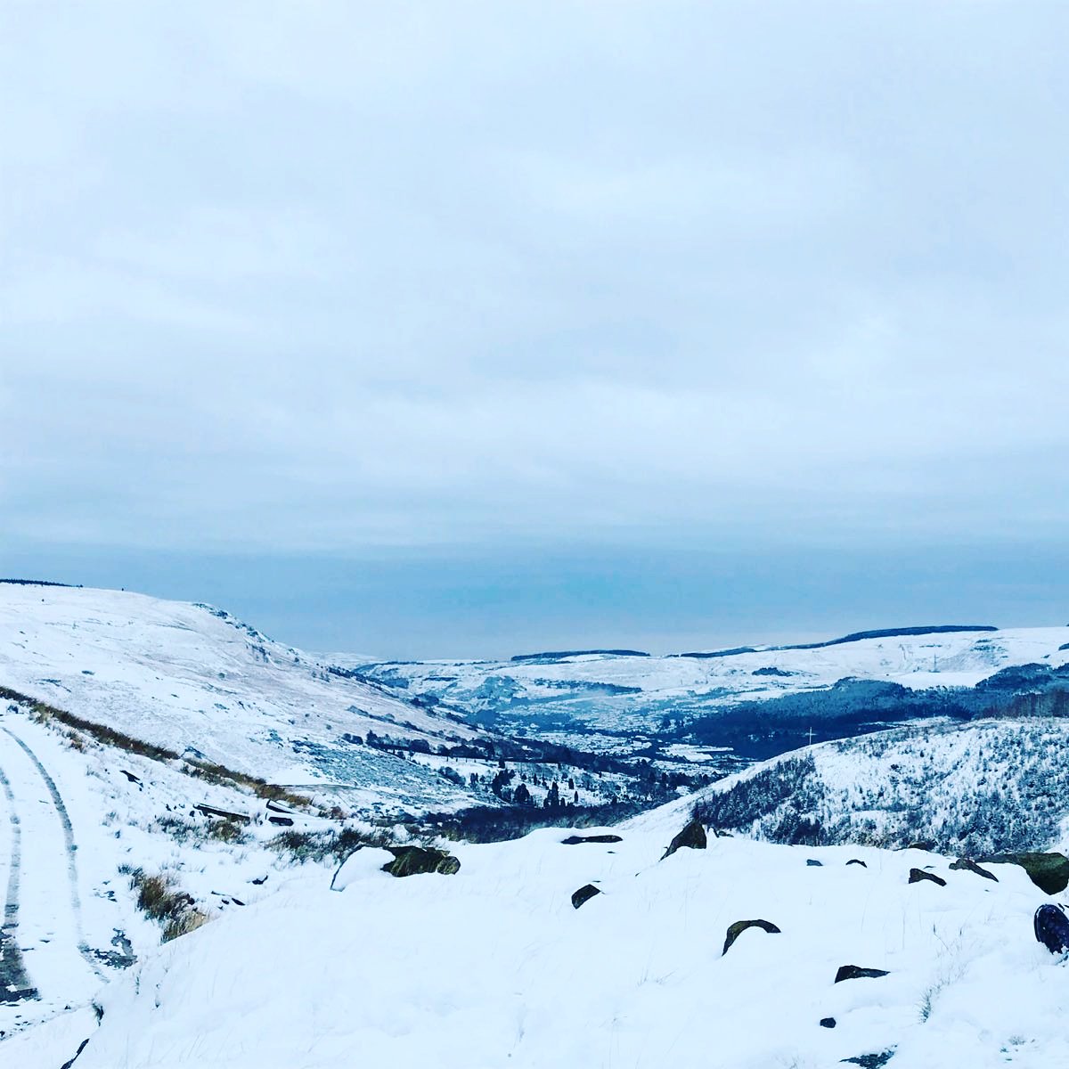 Apologies!!! 

Today was suppose to be our first day at the Cardiff Christmas Market but the Rhondda is snowed in. Hopefully we’ll see you all tomorrow. 

Thanks the Cwm Rhondda team 🍻☃️🎅🏼🎄