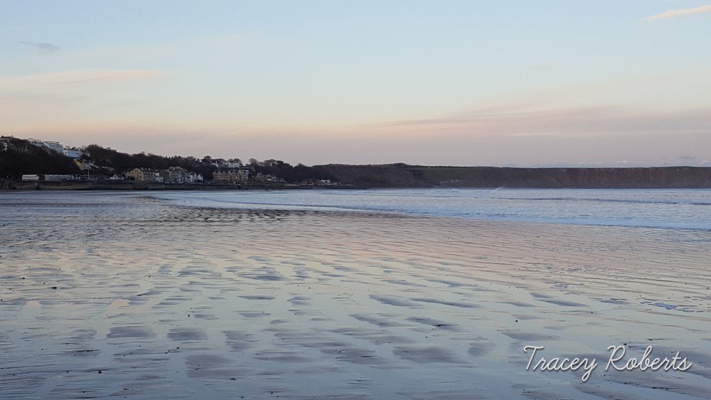 OfficialFiley's tweet image. No snow in Filey, just lovely and crisp #filey #yorkshire #winter #NoSnow #fishingtown #photography #photooftheday #beach #sea #dogfriendly @yorkshireis @YorksCoastRadio