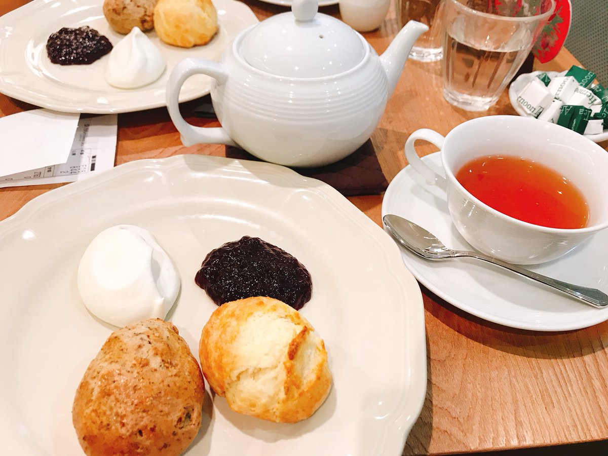 Hikidashi029li's tweet photo. #GreatBritishWeekend に行ったのち
アフタヌーンティールームでお茶しましてよ https://t.co/565ruTUxjG