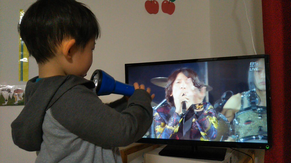 manacotz's tweet photo. @shidakyo えーーーーーーー！！！！！！！！って、終わった今、Tweet見たよ！！！鼻血出なかった？失神しなかった？生きてる？？？おんちゃんは最前列でロビン気取りだったわ https://t.co/VReLTi38ZX