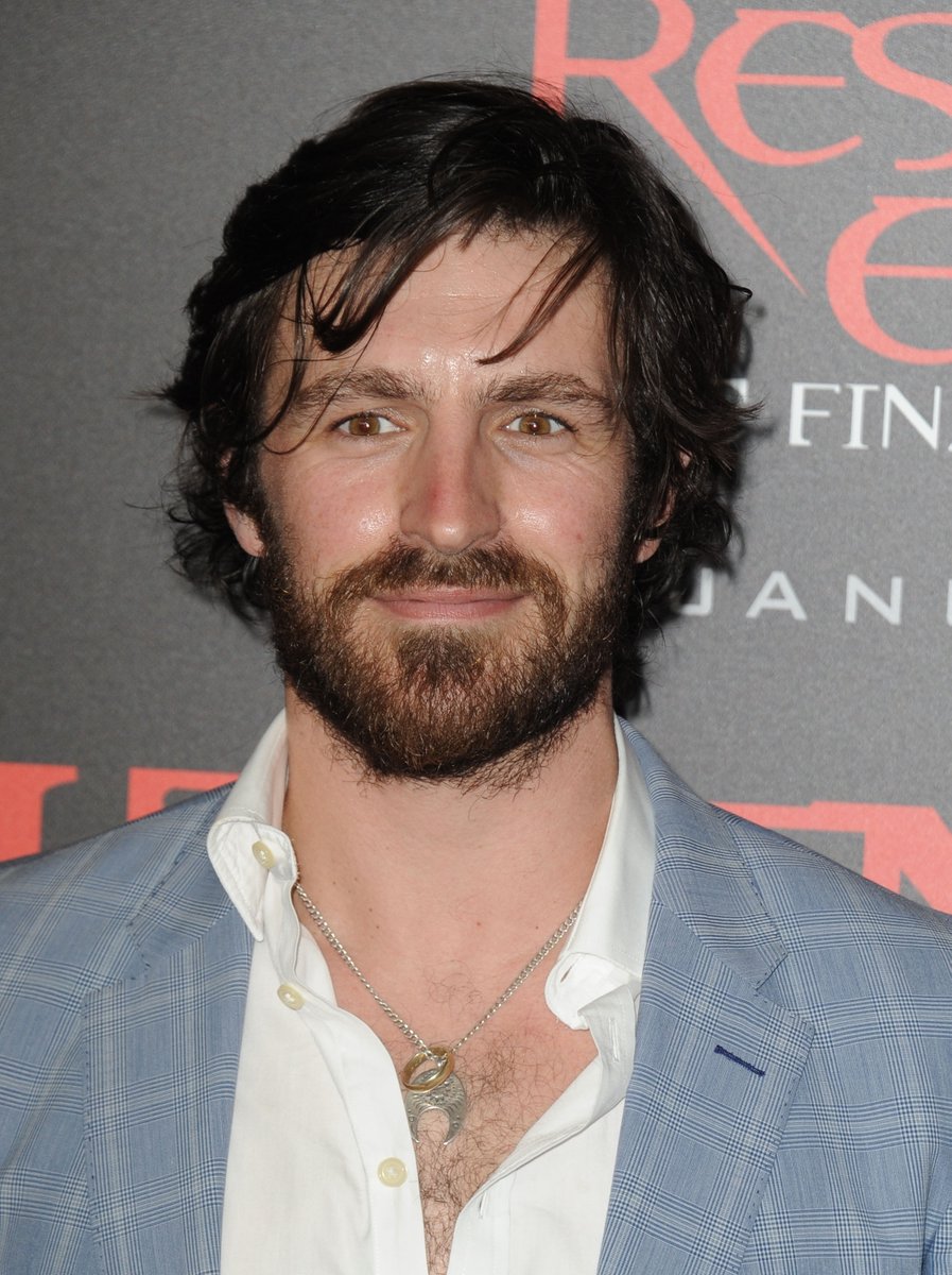 EoinMackenNet's tweet photo. [PHOTOS] Sony Pictures Releasing's Resident Evil The Final Chapter at the Regal L.A. Live Theatres in Los Angeles, California - January 23, 2017. This time Eoin attended this even with her sister, Freya Macken! https://t.co/0Vh2X8F1ui https://t.co/klnQQ9t0uo