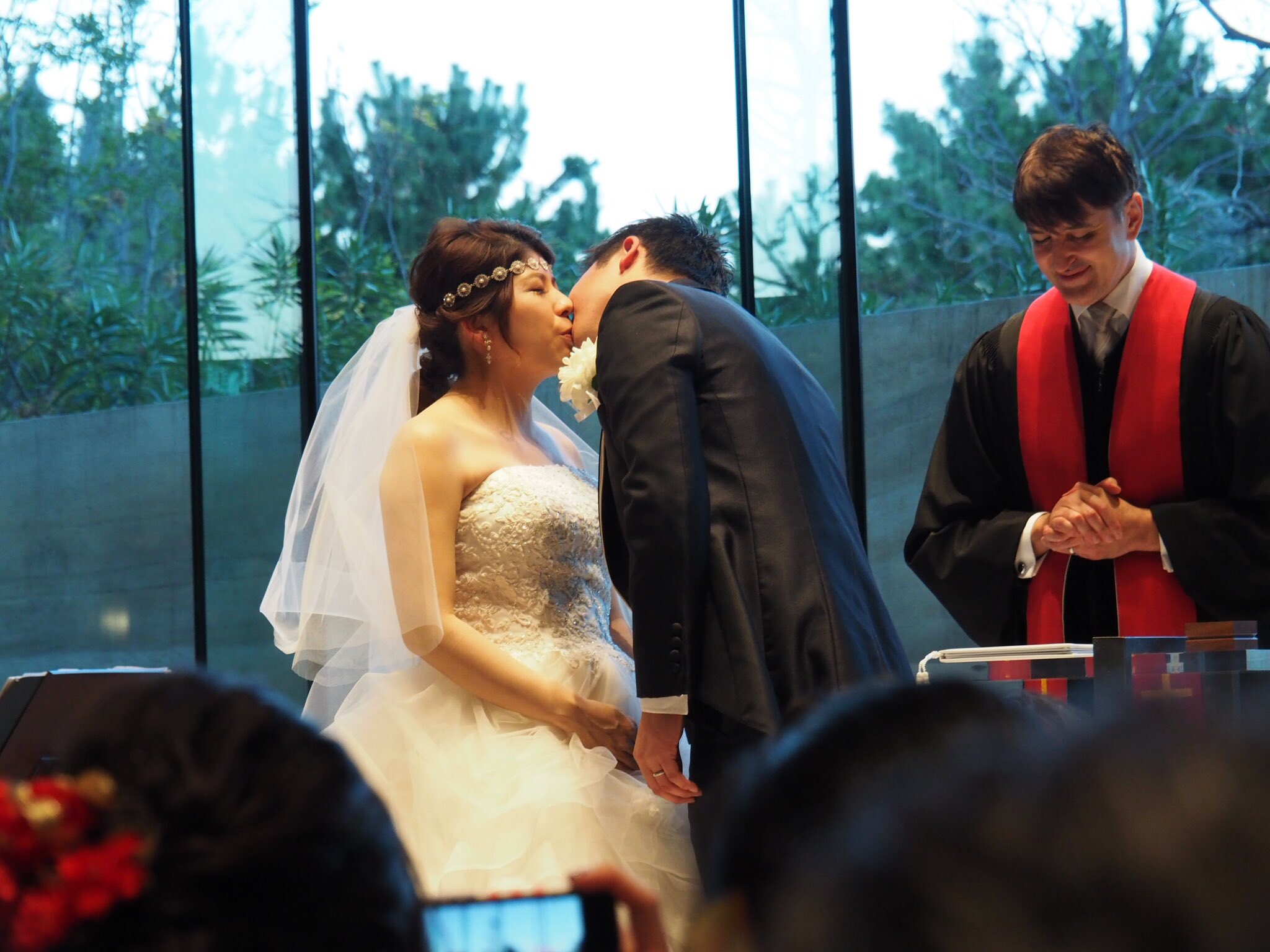 Toshi 友人の結婚式へ めっちゃ楽しかったし 感動しました ファインダー越しの私の世界 写真で伝えたい私の世界 写真好きな人と繋がりたい 写真撮ってる人と繋がりたい 一眼レフ初心者 カメラ男子 結婚式 結婚 おめでとう 誓いのキス 誓いの