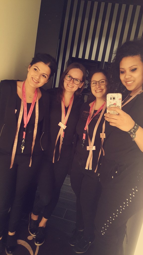 #Team Rive Gauche - 4725 <a href="/HastirJ/">Hastir Jennifer</a> <a href="/AntheaBiancucci/">Anthea Biancucci</a>  <a href="/karin_rombaut/">Karin Rombaut</a> 🎀❤🛍