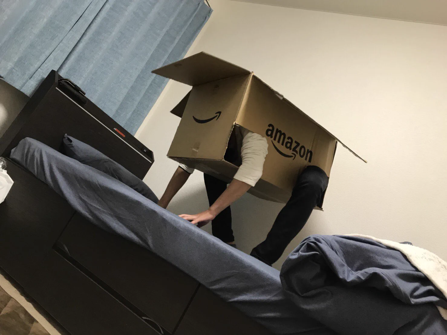 ダンボールのサイズがちょうど良すぎるww入ろうと思った人もすごいけどww