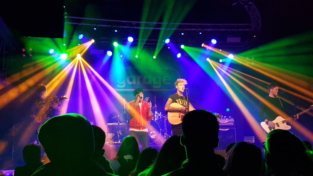 GregorUpdates's tweet photo. @GregorColeman and @RyanLawrie_ having it on stage! https://t.co/aQcne3U8AN