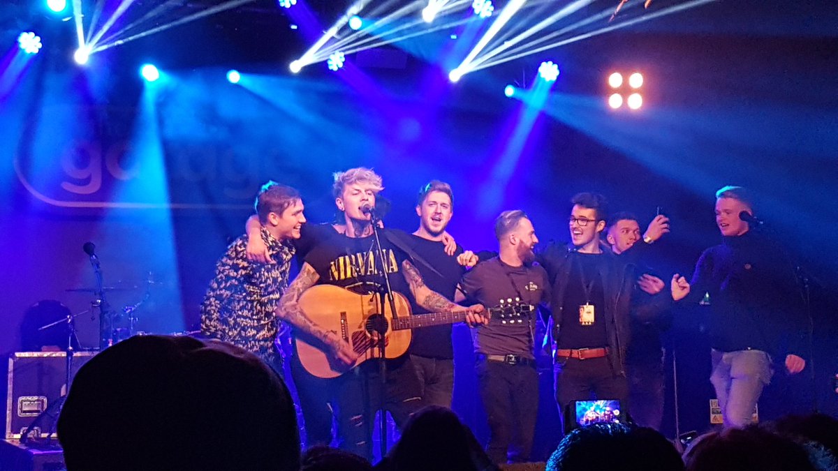 GregorUpdates's tweet photo. Last song of the night and it's party time for @GregorColeman and all the boys! ❤️ https://t.co/WQe7Xt2ktt