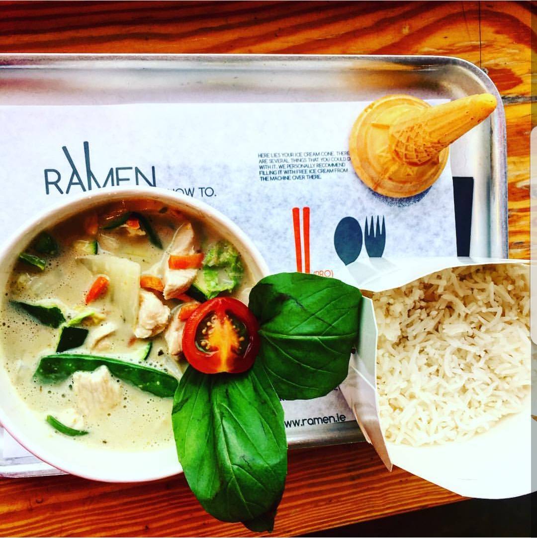 ramenathome's tweet photo. Ramen Doesn't Judge You. 
Ramen Understands. 
😚
That's why today we have the Thai Green Curry as #6before6 
#RamenLovesYou #BecauseYolo https://t.co/ikzPuBWwue